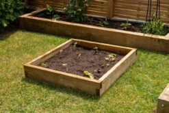 Forest Garden Caledonian Compact Raised Bed 900 X 900 X 140mm -TimberWorks CALRB9090 02.jpg 40232.1755753194