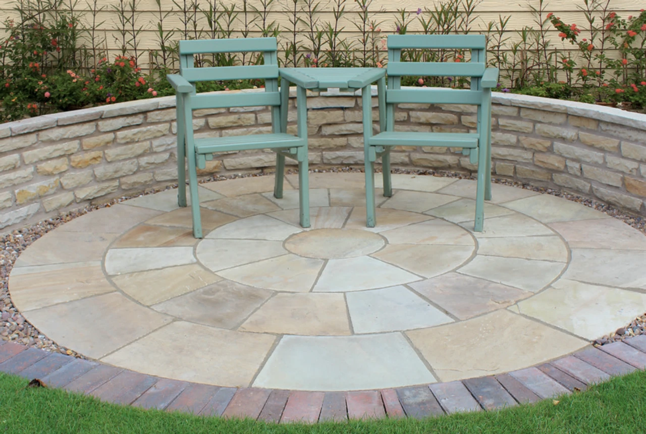 Talasey Classicstone Golden Fossil Circle Kit Sandstone Paving 24mm (9m2) 1 Talasey Classicstone Golden Fossil Circle Kit Sandstone Paving 24mm (9m2)