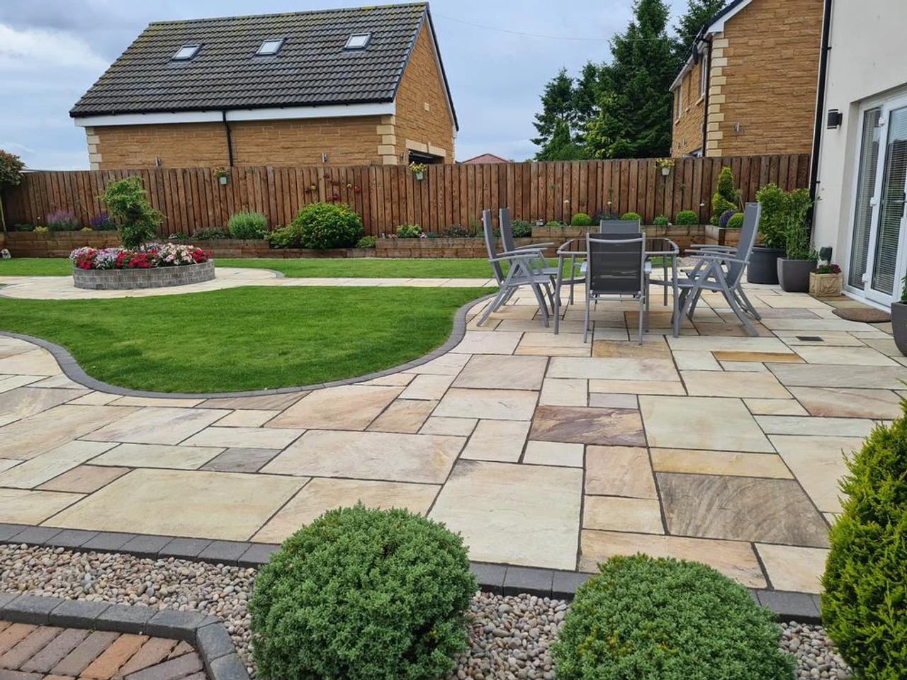 Talasey Classicstone Golden Fossil Sandstone Paving 600 X 600 X 24mm (15.80m2) 2 Talasey Classicstone Golden Fossil Sandstone Paving 600 X 600 X 24mm (15.80m2) - Image 2