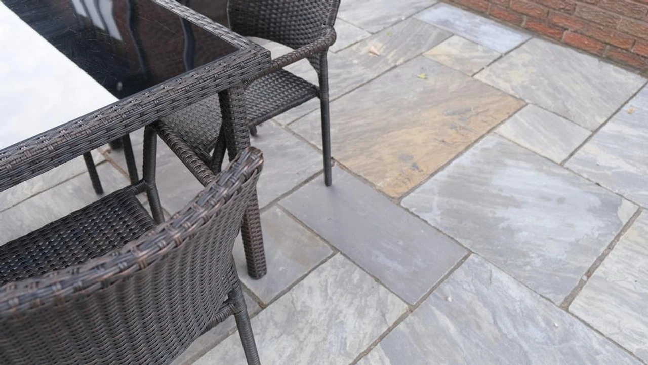 Talasey Classicstone Graphite Sandstone Paving Project Pack X 24mm (18.90m2) 3 Talasey Classicstone Graphite Sandstone Paving Project Pack X 24mm (18.90m2) - Image 3