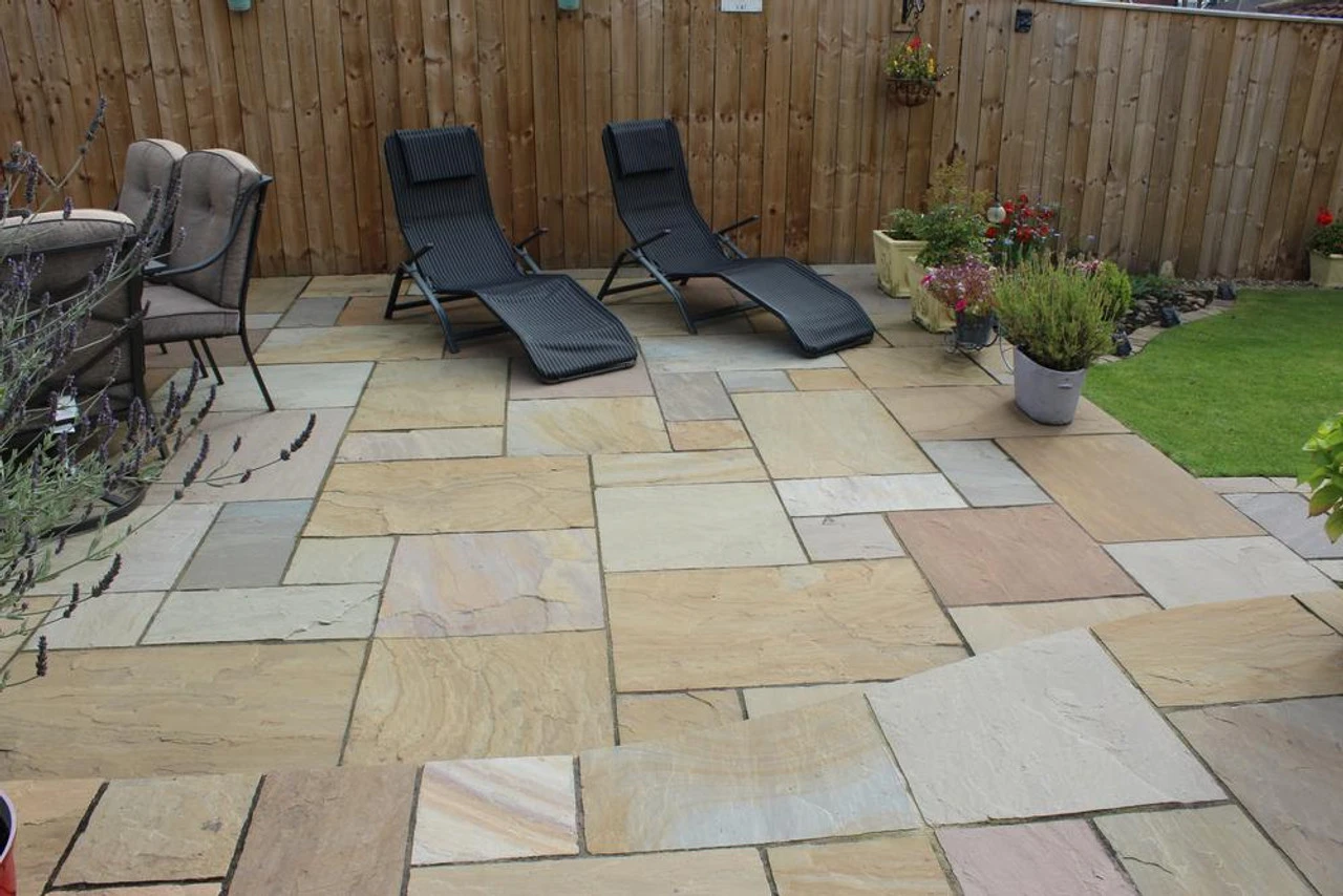 Talasey Classicstone Harvest Sandstone Paving 900 X 600 X 18mm (17.80m2) 2 Talasey Classicstone Harvest Sandstone Paving 900 X 600 X 18mm (17.80m2) - Image 2