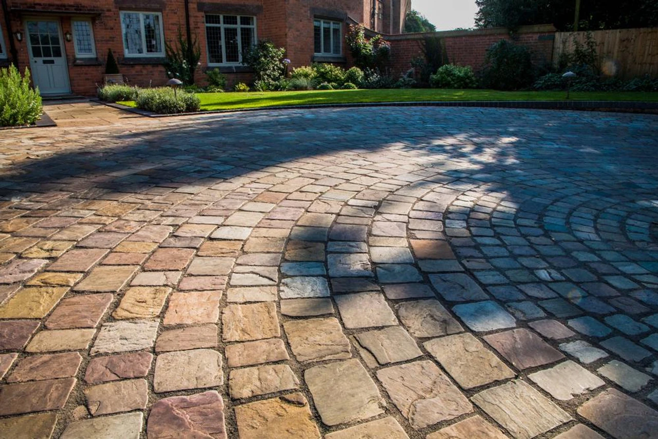 Talasey Cobblestone Meadow Sandstone Cobble Paving 100 X 100 X 25-50mm (6m2) 2 Talasey Cobblestone Meadow Sandstone Cobble Paving 100 X 100 X 25-50mm (6m2) - Image 2