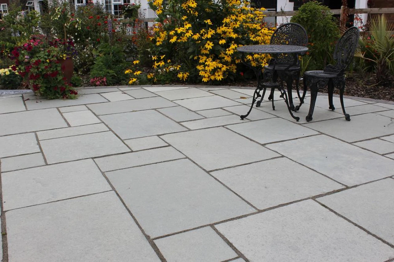 Talasey Classicstone Steel Blue Limestone Paving Project Pack X 24mm (18.90m2) 4 Talasey Classicstone Steel Blue Limestone Paving Project Pack X 24mm (18.90m2) - Image 4