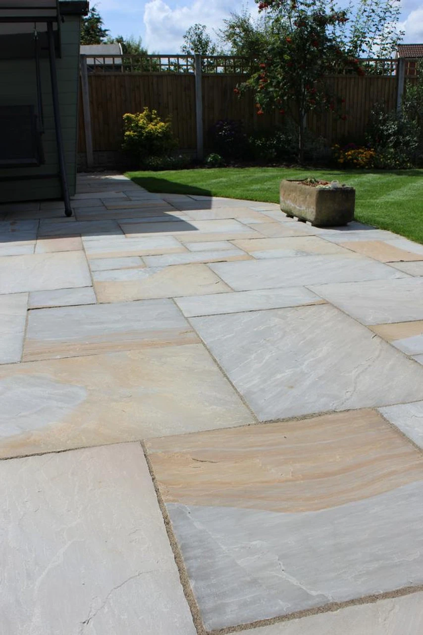 Talasey Classicstone Yorkshire Blend Sandstone Paving Project Pack X 24mm (18.90m2) 2 Talasey Classicstone Yorkshire Blend Sandstone Paving Project Pack X 24mm (18.90m2) - Image 2